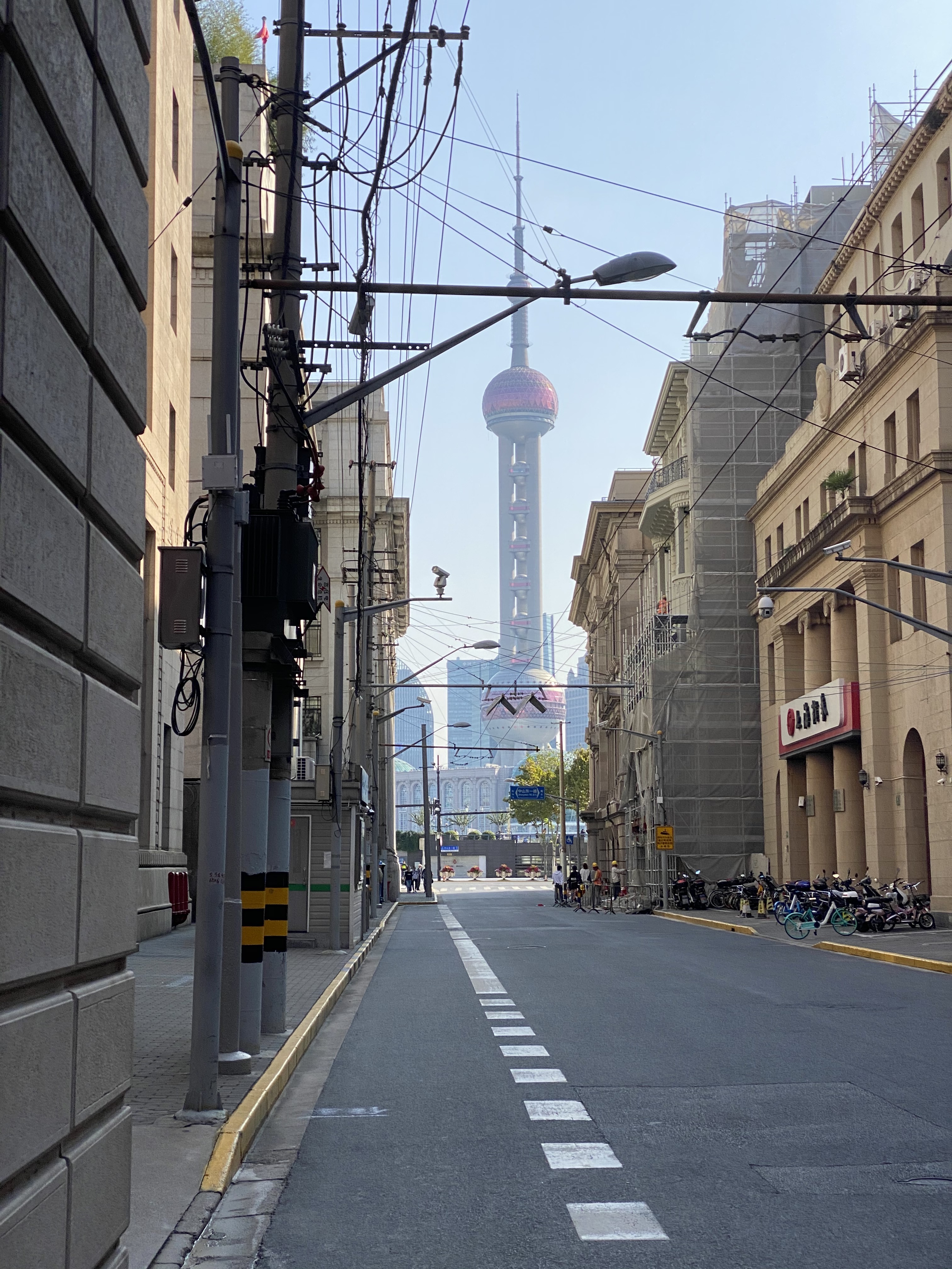 早上的东方明珠